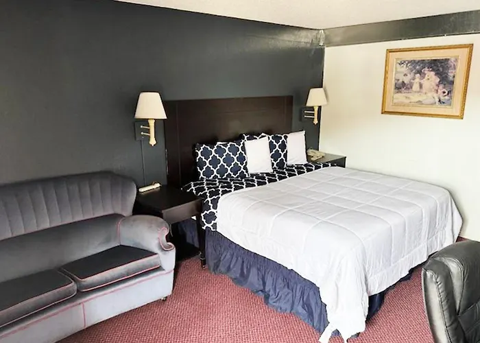 Sky-Palace Inn & Suites Hutchinson